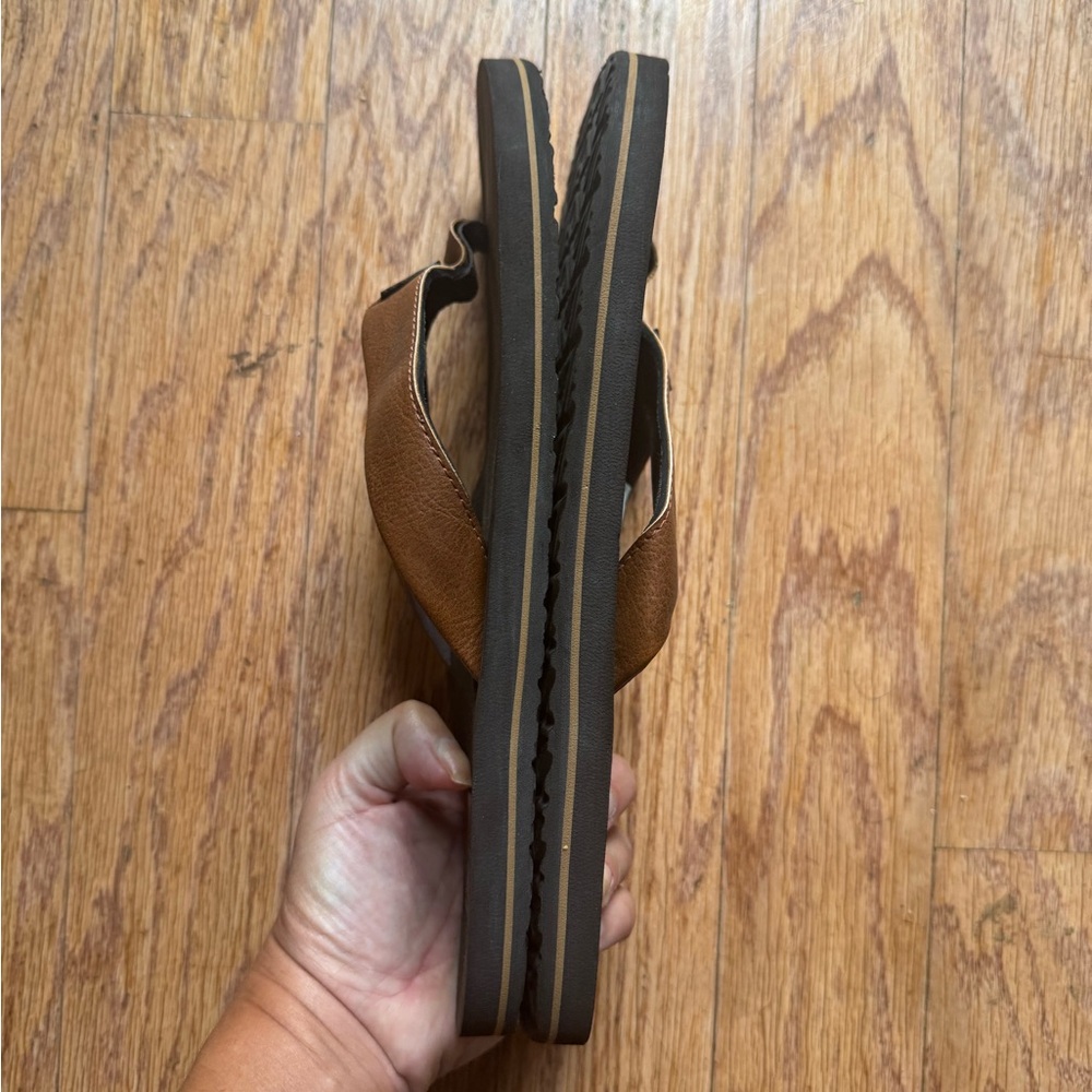 Reef Men's Tan and Black Flip Flops Size 10 - Picture 4 of 9